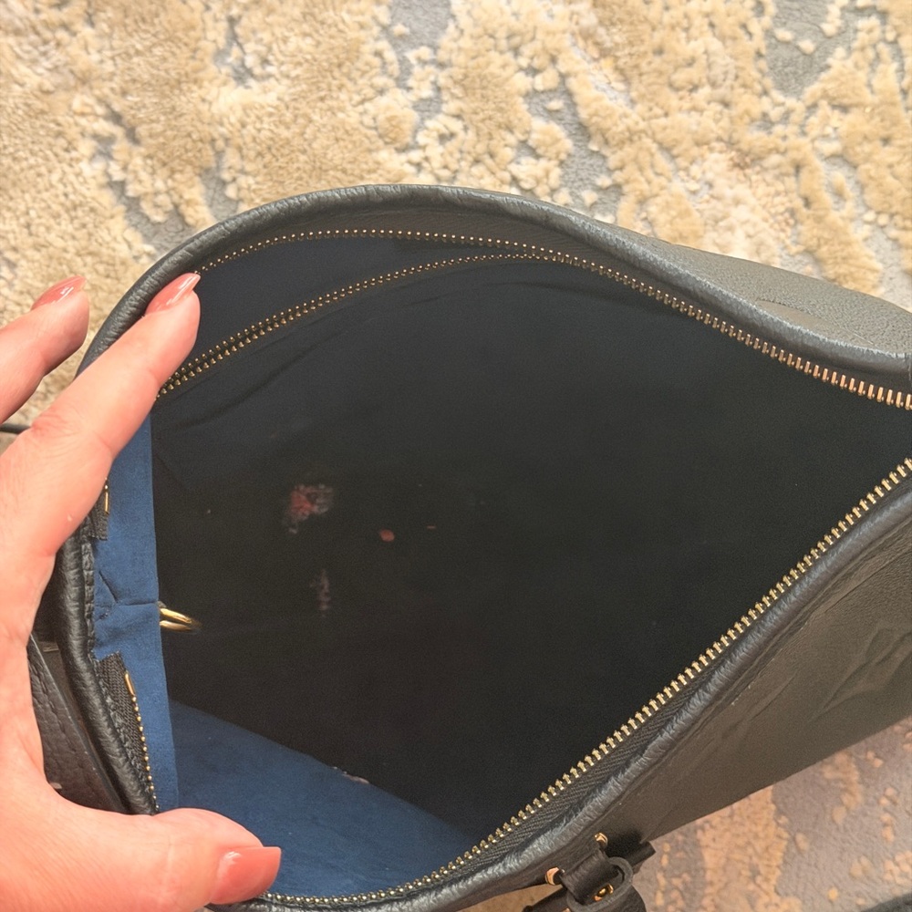 Louis Vuitton Carryall PM - Black - Picture 11 of 12